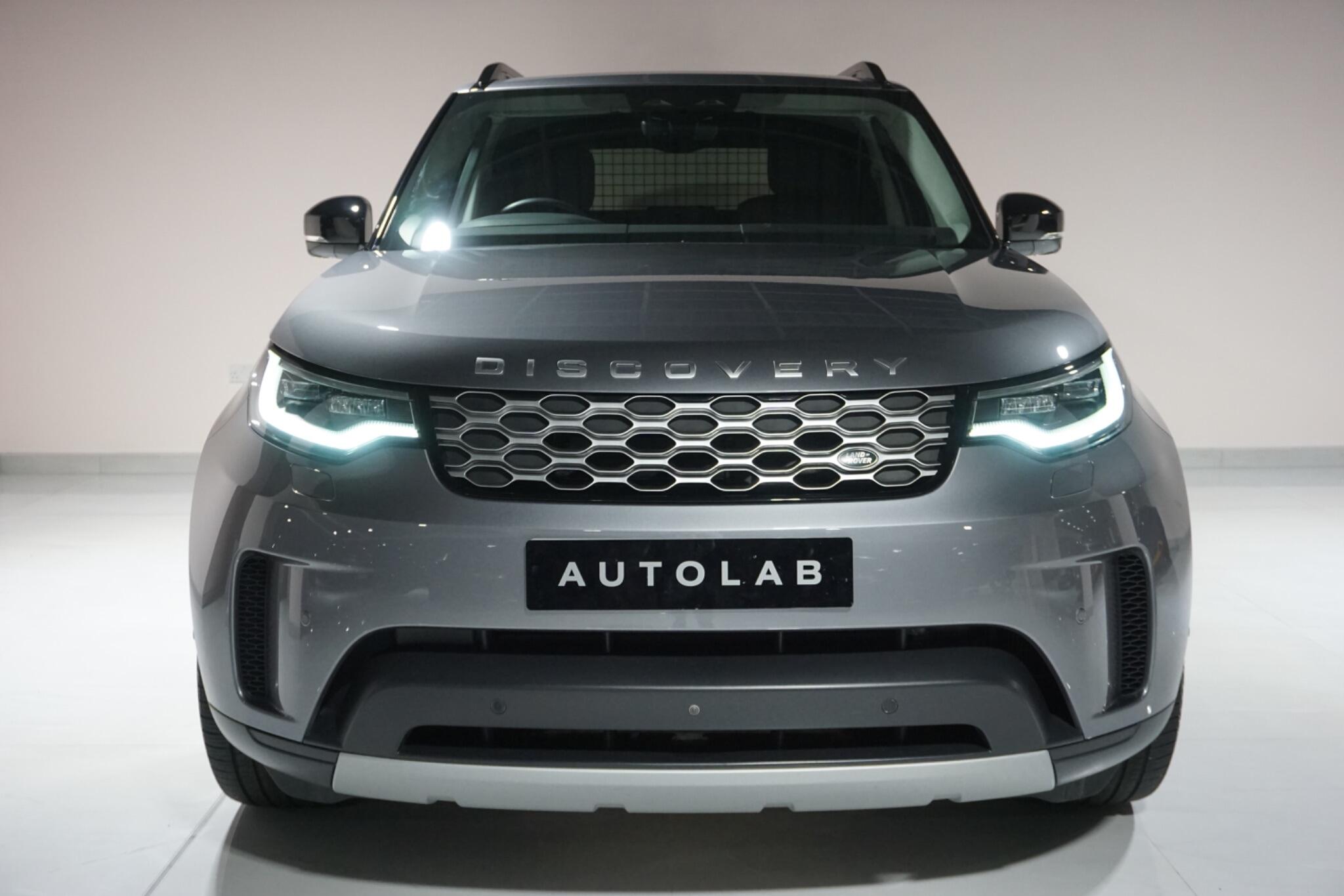 Land Rover Discovery 3.0 D300 MHEV SE SUV 5dr Diesel Auto 4WD Euro 6 (s/s) (300 ps)